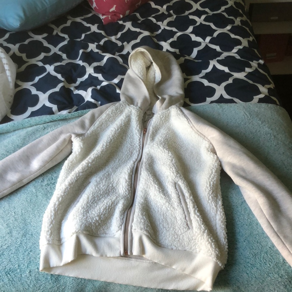 SUPER SOFT ATHLETA ZIP UP😍